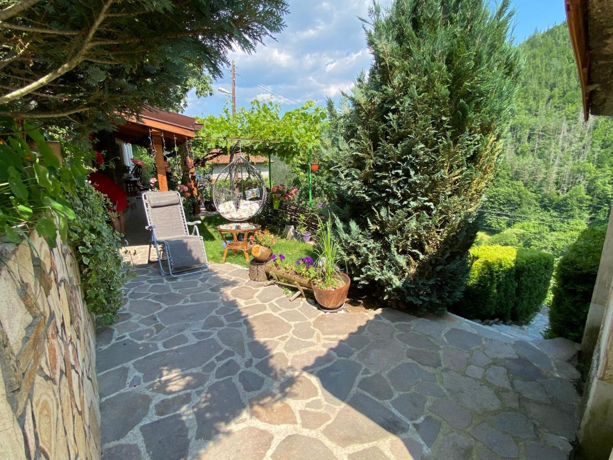 Къща За Гости Хаджиевата Къща Smolyan Exterior foto